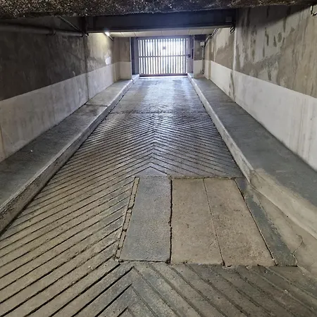 Deauville, Proche Avec Parking Prive