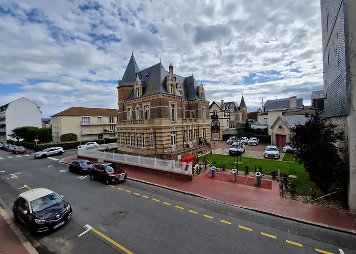 Deauville, Proche Avec Parking Prive アパート *