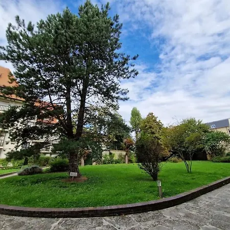 Deauville, Proche Avec Parking Prive *